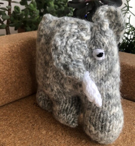 Knitted Elephant - Mazzy